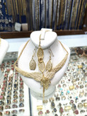 ست مجلسی طلا روس با طرح فرشته و ملیلهکاری ظریف شامل گردنبند، گوشواره و دسبند